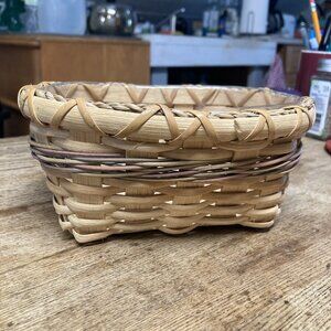 VTG Woven Basket Artisan Handmade Cottagecore Farmhouse Decor Maine Small Signed
